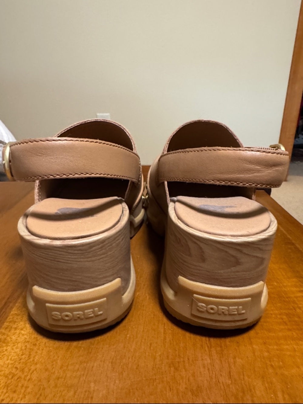 Sorel Beige Leather Clog Sandal with Gold Studs - Picture 3 of 4